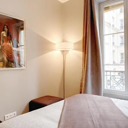 Halles Des Blancs Manteaux Apartment