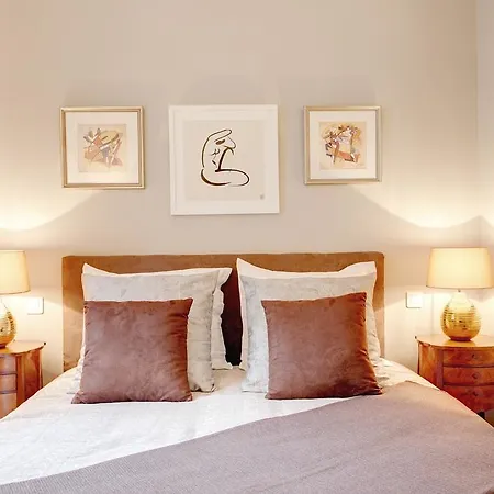 Halles Des Blancs Manteaux Apartment *