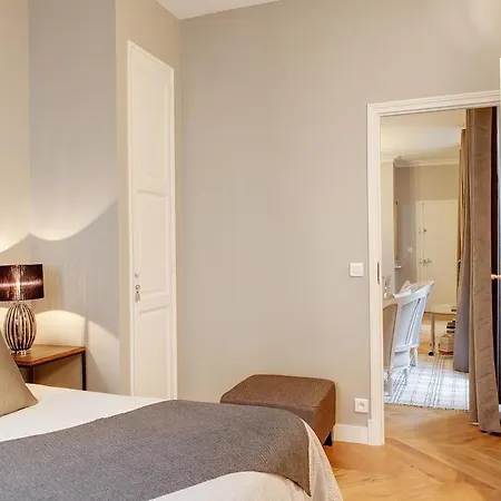 Halles Des Blancs Manteaux Apartment *